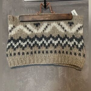 Ann Taylor Soft Gray Knit Accessory